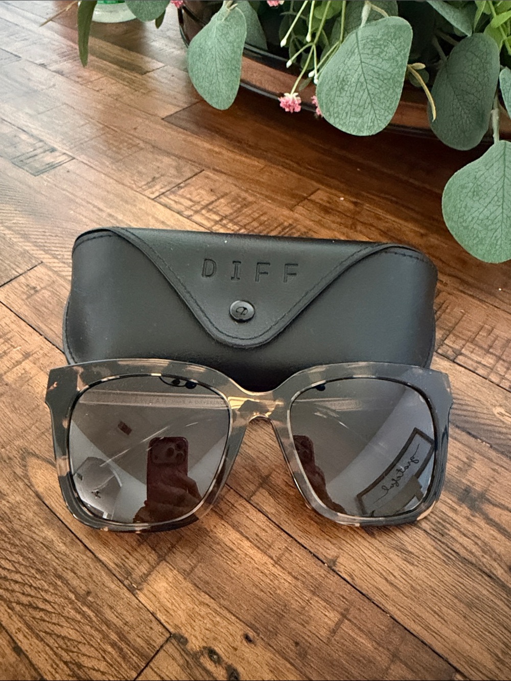 Diff Eyewear Tortoiseshell Square Sunglasses with Gray Lenses